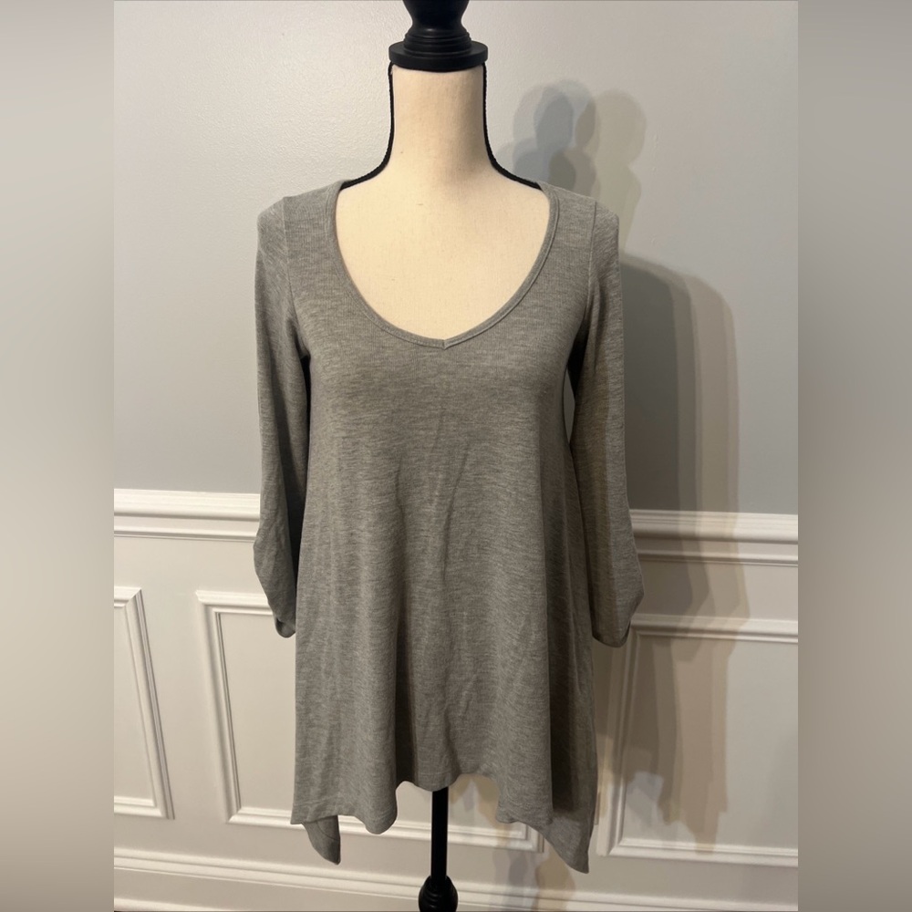 Nally & Millie Women's Long Sleeve Gray Top Shirt Small